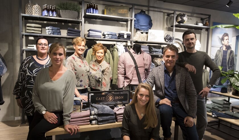 Het team van De Zaak van Ruud, Ruud Donders tweede van rechts.