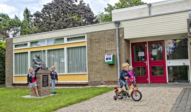 Het voormalige dorpshuis De Hanze.