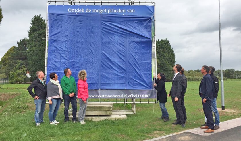 De onthulling van het bord bedrijventerrein Lageweg in september 2017.