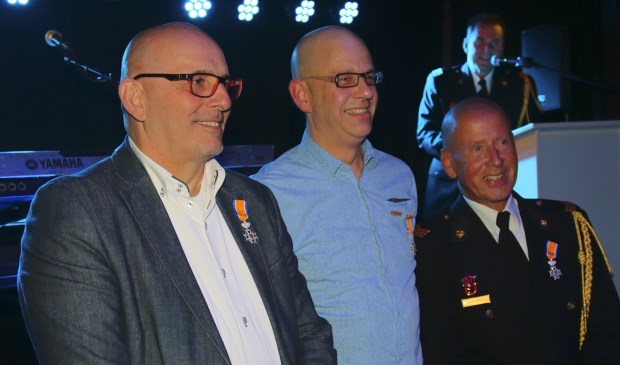 De drie gedecoreerden. V.l.n.r.: Gerrit Roodvoets, Jos van Baars en Rob ter Schiphorst (foto: Cor Vitalis) | Fotonummer: 22ecc8