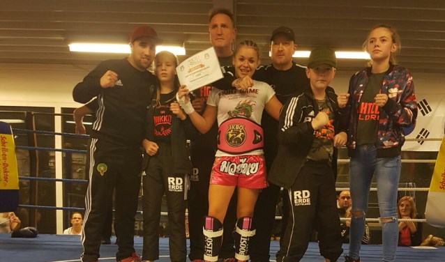 Nikki goud en Donna zilver op EK Kickboksen | Fotonummer: af437b