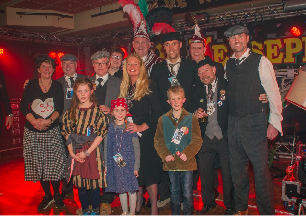 Derde plaats boeren familie in optocht Mierlo | Fotonummer: dc6fa3