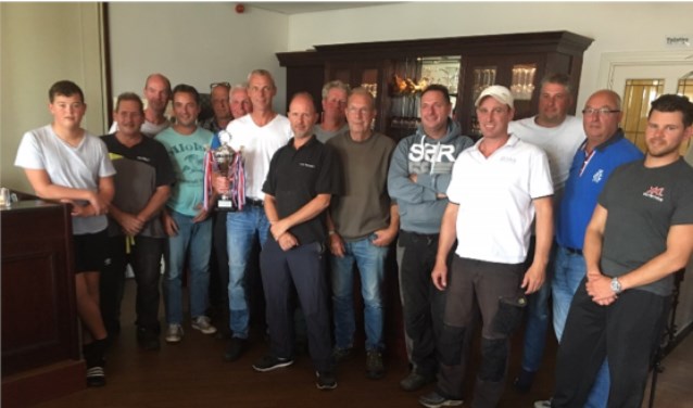 Derde prijs voor het trotse team | Fotonummer: 8e148e