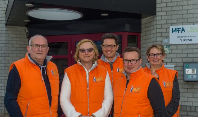 V.l.n.r.: Mathé van Hoek, José de Wit, Carl-Jan Jongen, Frank Smulders en José Koolen | Fotonummer: f452ad