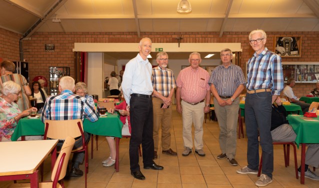 Bestuursleden van Bridgeclub Geldrop | Fotonummer: 6c83bc