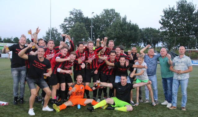 Blijdschap bij SV Braakhuizen | Fotonummer: 78fce9