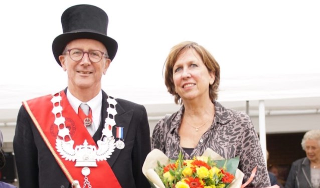 De nieuwe Koning Theo Lenders met zijn echtgenote Sylvia | Fotonummer: 4b01ec