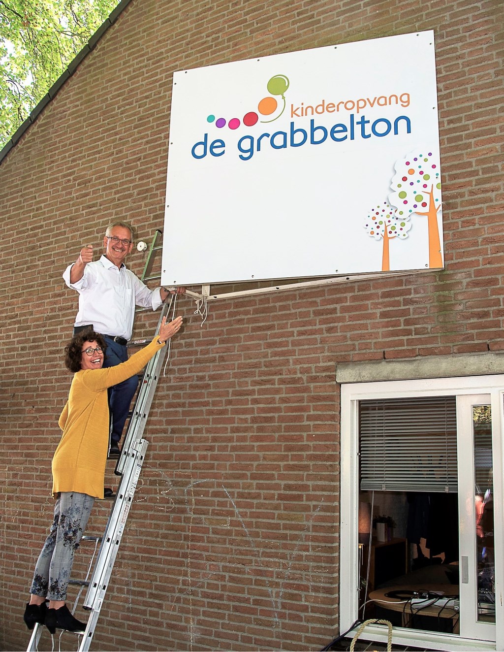 René en Henriëtte Schrander onthullen het nieuwe logo | Fotonummer: 3ce2a4