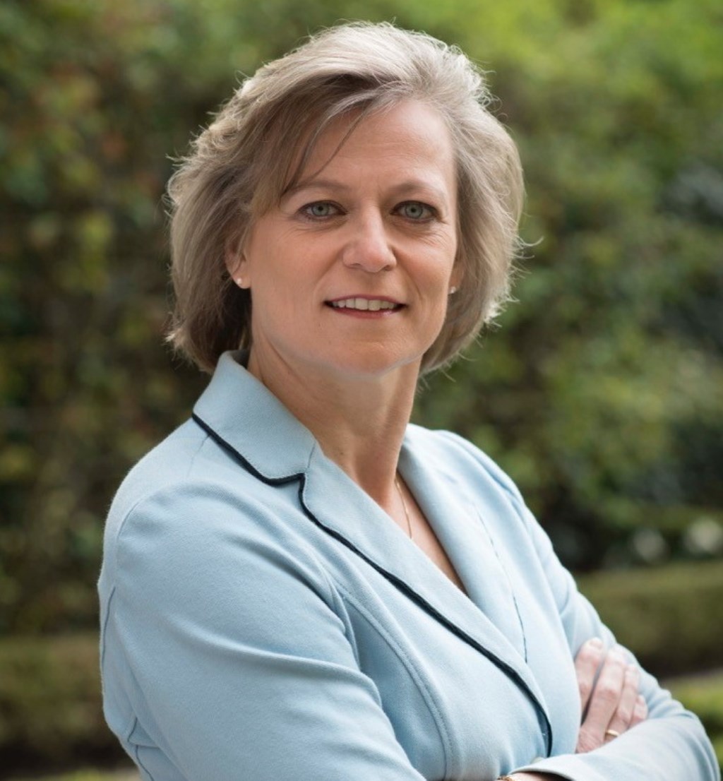 Adriana Esmeijer
