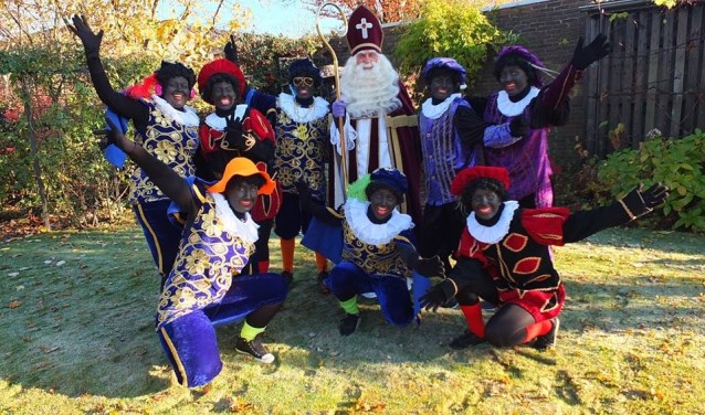 Sint en zijn pieten in Budel-Schoot