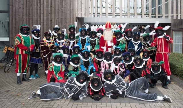 Sinterklaas komt met zijn pieten naar Maarheeze