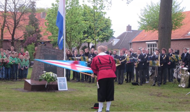 Dodenherdenking Maarheeze weer in aangepaste vorm