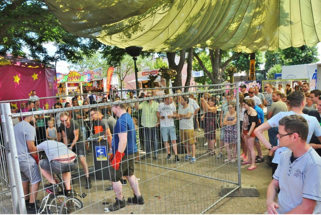 Fietsfrotten op de kermis in Budel-Schoot