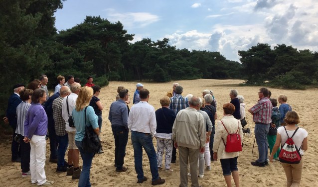 De stadsgids vertelt alles over de urnenvelden en de omgeving