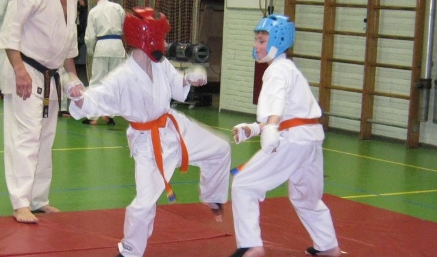 oefenen voor de wedstrijdjes (Shihan G v Kessel + 2 leden)