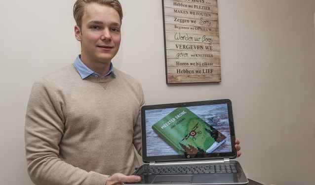 Vanaf vrijdag ligt 'Meester Drone' van Jens in de winkel, foto Jos Meusen