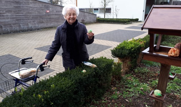 An Hoeben kan weer genieten van de vogeltjes