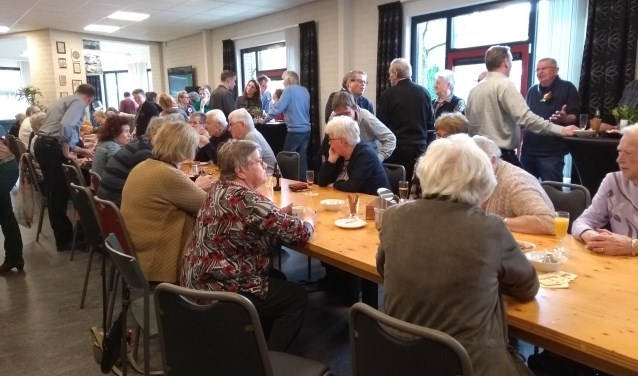 De viering van het vijfjarig bestaan van de Huiskamer in Budel-Schoot was een groot succes.