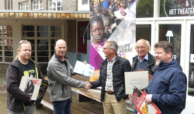 LP-verkoop Vinyl Luister Spot brengt 1415 euro op