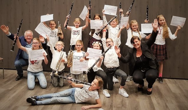 Leden Blazersbende na hun eerste optreden, foto: Johan Vos