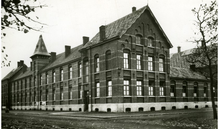 Het voormalig Hôtel Saint-Joseph, ‘De Cantine’ Budel-DorpleinMonumentnummer: 518879Hoofdstraat 79, 6024AA te Budel-Dorplein