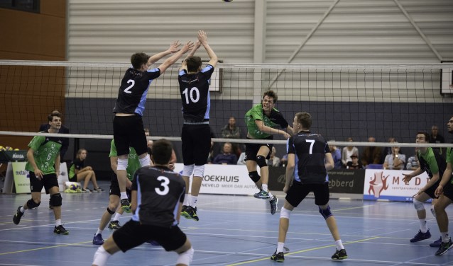 Talent Team, donkere shirts, wil zich in topsporthal profileren.