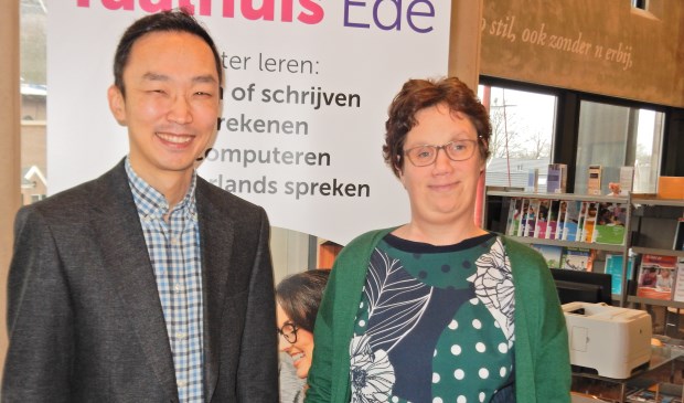 Links Jong Wan Wijters, rechts Esther In 't Veld