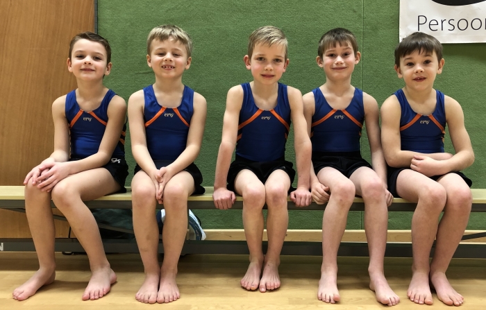 V.l.n.r. Orsen Schoonderbeek, David Havinga, Marn Wiersma, Aron van Ginkel en Yaron van Heerde