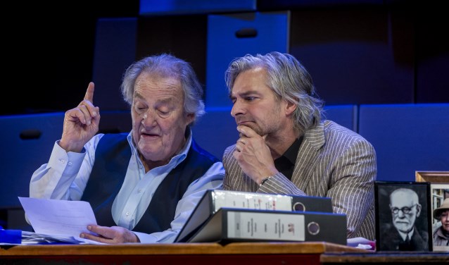 Jules Croiset en Victor Reinier spelen 'Een goed mens'.