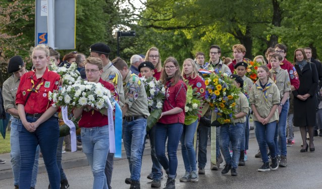 De Stille Tocht tijdens de Dodenherdenking in Ede op 4 mei.