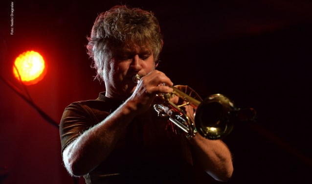 Trompettist Eric Vloeimans en organist Hayo Boerema creëren een sfeer waarin alles wat gebeurt, muzikaal spannend is.