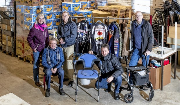 Archieffoto van medewerkers van de Vriendenkring Oost-Europa Wekerom uit februari 2017.