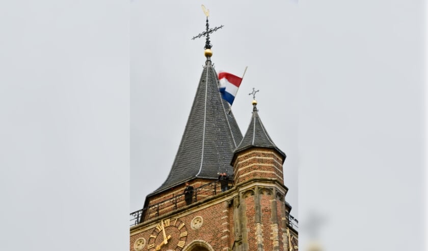 4-5 Indrukwekkend herdenken vanaf de Gorcumse toren - DeStadGorinchem.nl