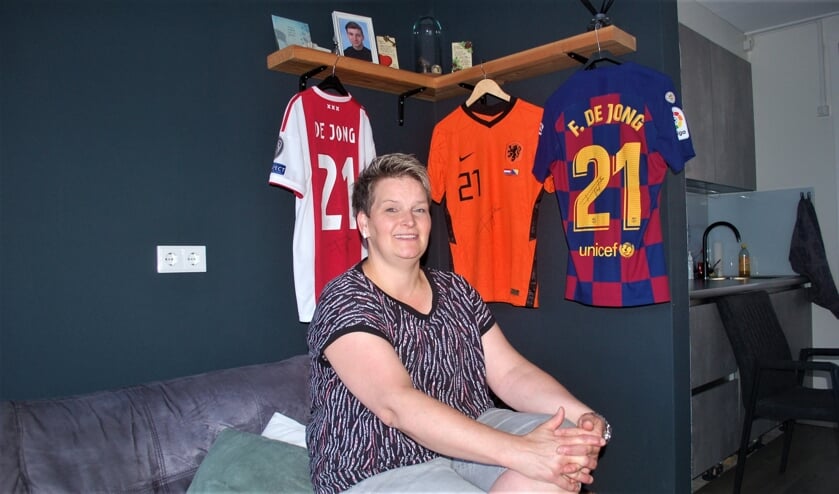 Marjon Schuchhard, moeder van Frenkie en Youri de Jong: 'Het zijn allebei lieve, sterke knullen gewo