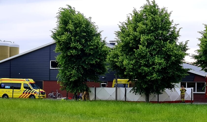 JONGEN OVERLIJDT DOOR ONGEVAL BIJ PLUIMVEEBEDRIJF IN BARNEVELD  • AberMedia | BDUmedia • ???.