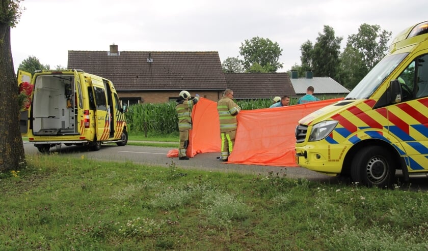 Bestuurder van buggy ernstig gewond na ongeval in Lunteren: [LUNTEREN] Op de Renswoudsestraatweg in Lunteren heeft vrijdagmiddag een ongeval plaatsgevonden.