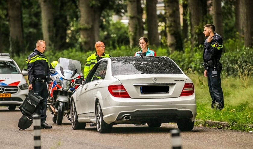 DOORN Op de kruising Hoogsteeg en Vogelweide in Doorn heeft een aanrijding plaatsgevonden zaterdagavond.