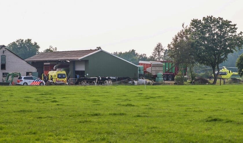 Traumahelikopter ingezet voor incident Zwartebroek: [ZWARTEBROEK] In een schuur op het terrein van een boerderij aan de Blankenhoefseweg in Zwartebroek is donderdagavond iemand gewond geraakt