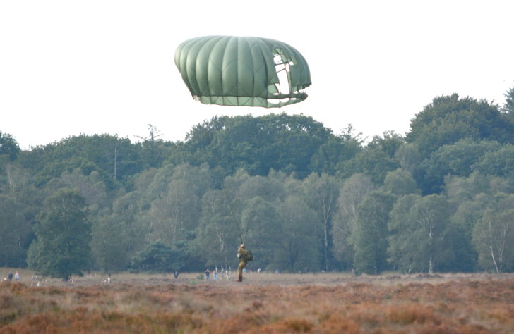 Dit Is Het Programma Van De Airborne Luchtlandingen En Herdenking 2024 ...