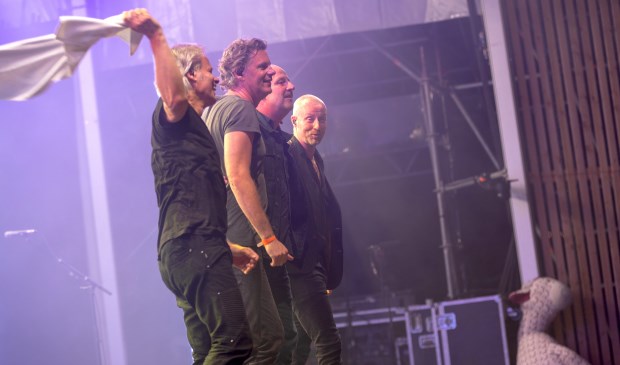 Bløf op het hoofdpodium in 2018. Dit jaar komt de Zeeuwse band terug.