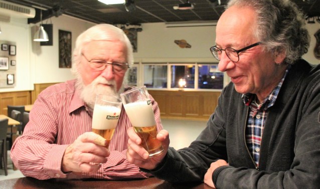 Henk Koster en Ed Nigg in de kleine zaal van Swanla. (foto en tekst: Erik van Leeuwen)