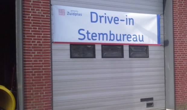 De gemeentewerf van Zevenhuizen doet ook regelmatig dienst als (drive-in) stembureau.