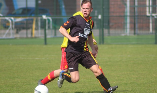 ASW-spits Michael de Zwart moet volgend seizoen op zaterdag scoren. (foto en tekst: Erik van Leeuwen)