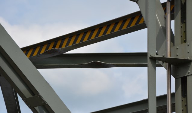 De binten waren verbogen door de aanrijding. (foto en tekst: Ruud Groot)