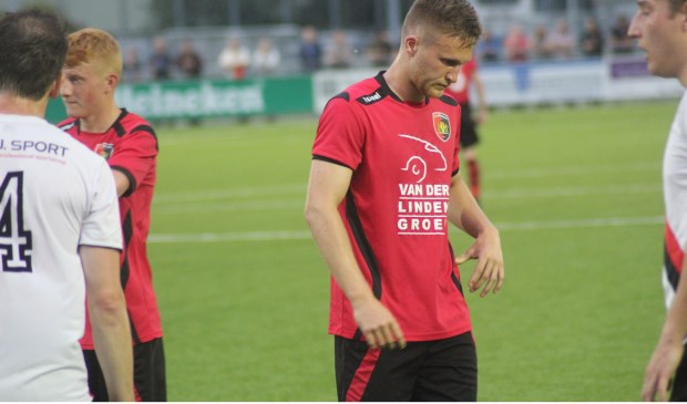 Bas Roos viel tegen Teylingen geblesseerd uit.