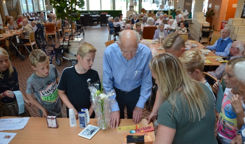 Met zes keer tegelijk 'bingo' was het al vroeg druk aan de prijzentafel in Beth San.