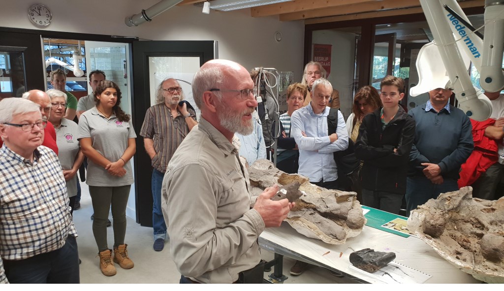 Preparateur Aart Walen, van Creatures and Features. | Fotonummer: c97b74