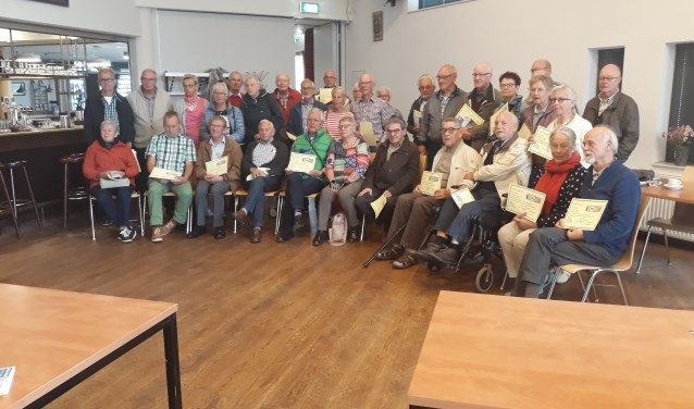 De groep deelnemers met certificaat. | Fotonummer: a87f37