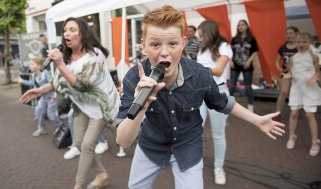Mitchell tijdens een optreden in Boxtel. (Foto: Natasja Thijs) | Fotonummer: 10b997