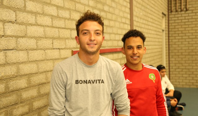 Soufiane (l.) en Mohammed oogstten lof met hun Ramadanactiviteiten. | Fotonummer: ad8698